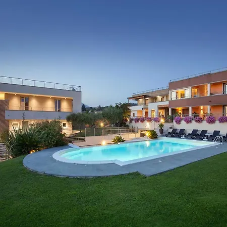 Aurora-holiday 2 * باردولينو